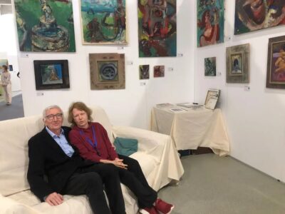 mit Uri auf dem aufblasbaren Sofa